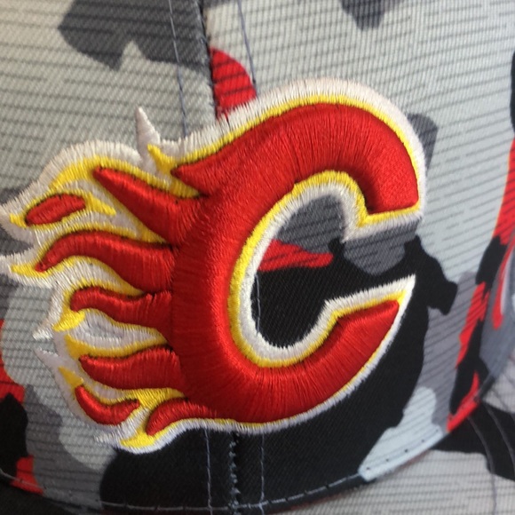NWT Calgary Flames Camo Hat - Picture 2 of 4